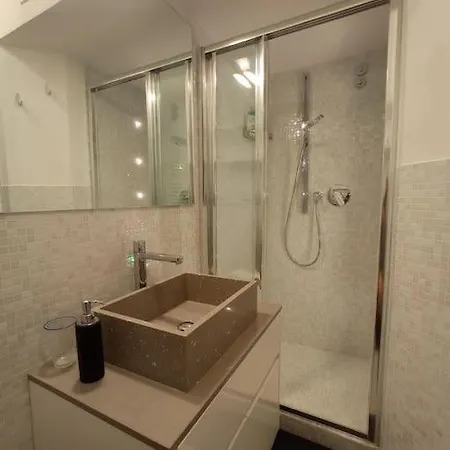 아파트 Minzoni: Quiet, Bright &