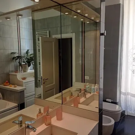 Minzoni: Quiet, Bright & 아파트 라스페치아